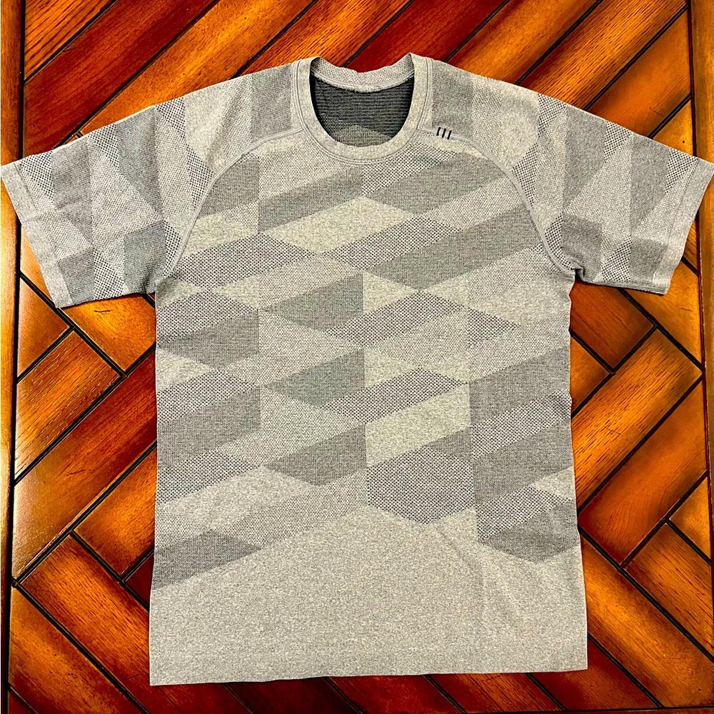 Men’s Lululemon Metal Vent Short Sleeve Shirt